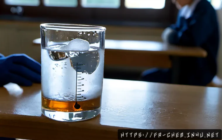 물질의 상태 변화 - Photorealistic French secondary school science laboratory, clear glass beaker on a clean wooden benc...